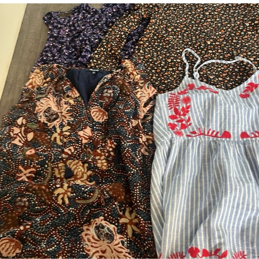 🎶BUNDLE🎶-3/$9 Women’s Dresses Bundle 3 dresses for $9